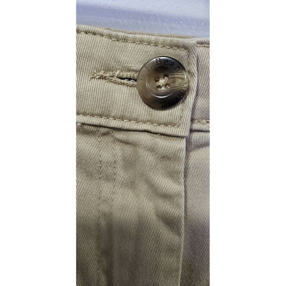 LL Bean Womens Shorts Size 8 Reg Classic Fit Khaki Tan Outdoors Hiking Stretch - Picture 3 of 11